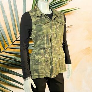 Saks Fifth Avenue Women’s Camo Vest Size M